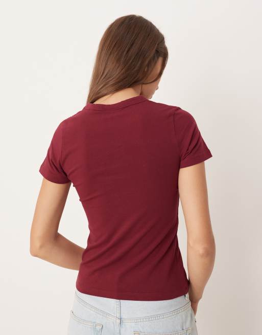 JJXX tee with star graphic in burgundy