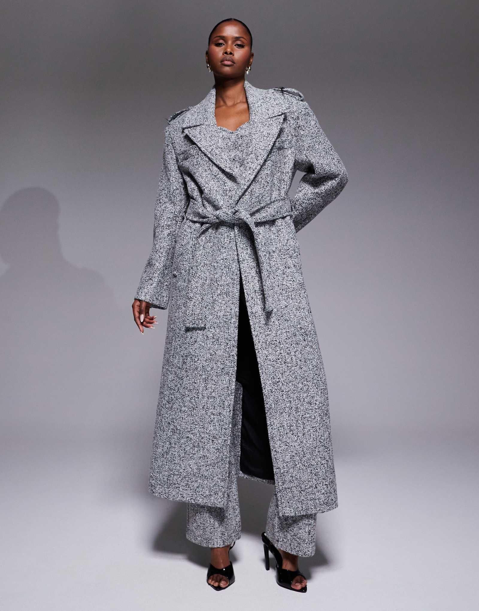 Строгое пальто с поясом от JLUX от LABEL Savannah из серого твида - часть комплекта 