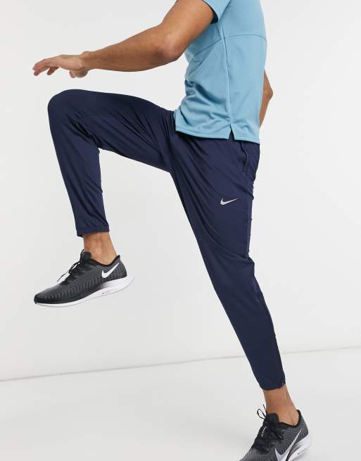 Jogger azul marino de Nike Running ASOS