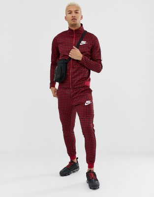 chandal nike cuadros rojos