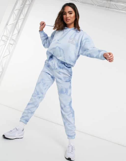 Joggers azules efecto tie dye de New Look parte de un conjunto