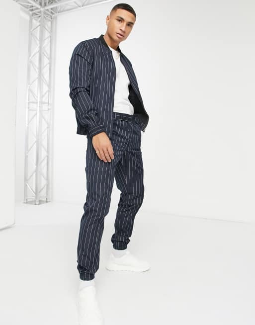 Joggers azules marino con raya diplomática de corte slim de vestir de ASOS DESIGN (parte de un conjunto)