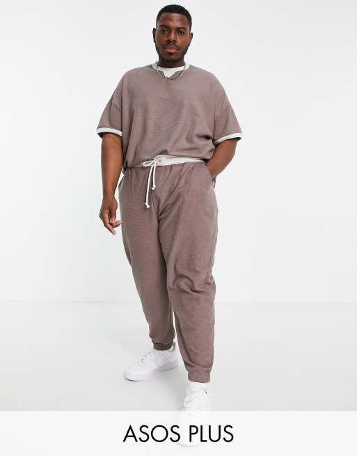 Joggers beis oscuro extragrande con cinturilla color crema en contraste de ASOS DESIGN Plus (parte de un conjunto)