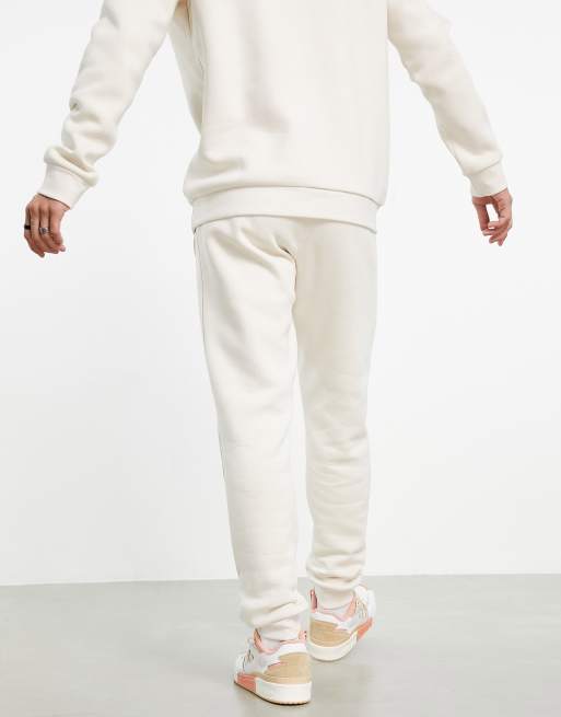 Adidas chino joggers blanco sale