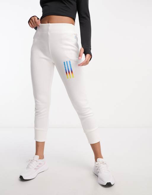 Joggers blancos Mission Victory de adidas Sportswear