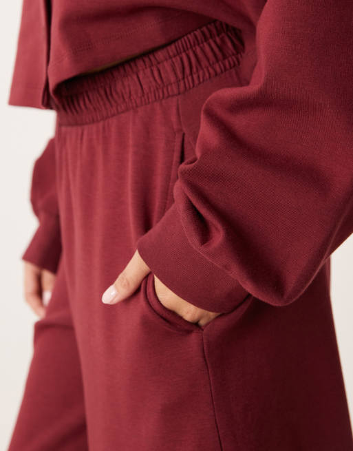 Joggers burdeos de pernera barrel de tejido entrelazado de ASOS DESIGN Petite, 4 de 5