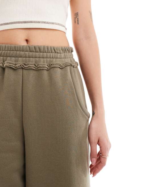 Joggers caquis de pernera ancha con borde sin rematar en la cinturilla de ASOS DESIGN, 4 de 5
