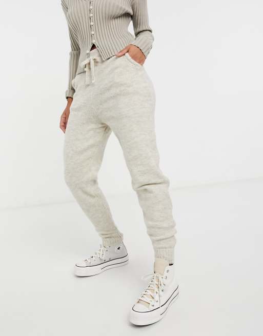 Joggers color avena de punto de New Look (parte de un conjunto)