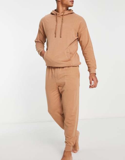 Joggers color camel de estar por casa con cinturilla en contraste de Calvin Klein (parte de un conjunto)
