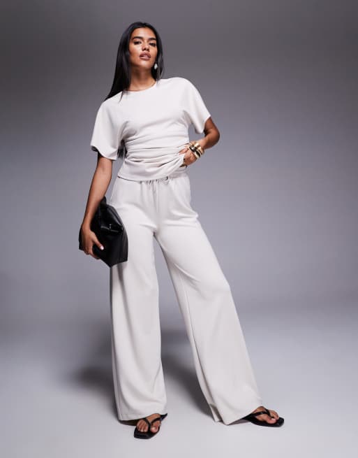 Joggers color crema de pernera ancha y corte depurado de River Island