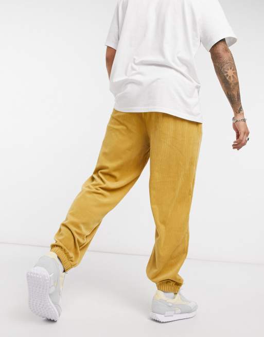 Joggers color mostaza de pana exclusivos en ASOS de PUMA, 2 de 4