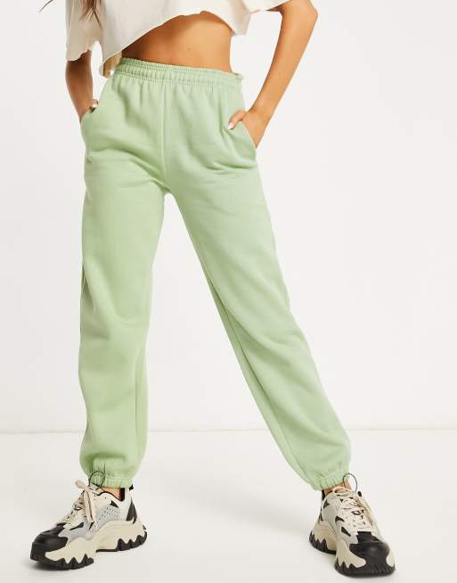 Joggers color salvia extragrandes de Rebellious Fashion