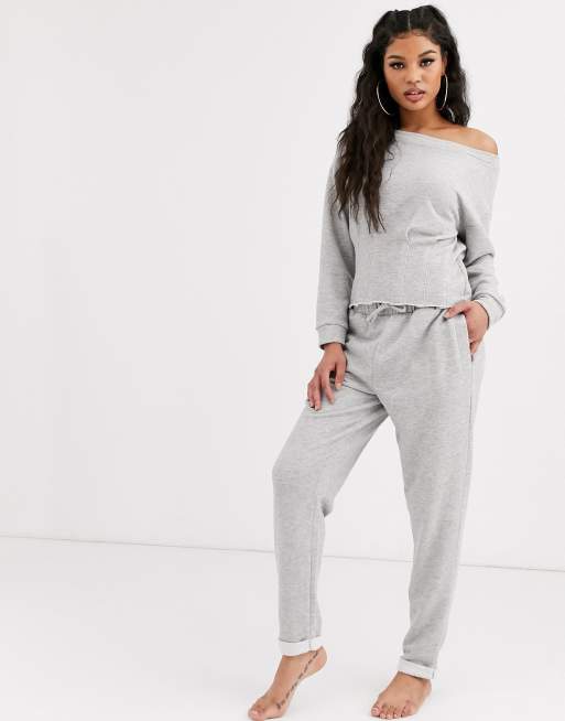 Conjunto confort de sudadera con capucha y joggers de rizo con el borde sin rematar Mix & Match de ASOS DESIGN, 3 de 3