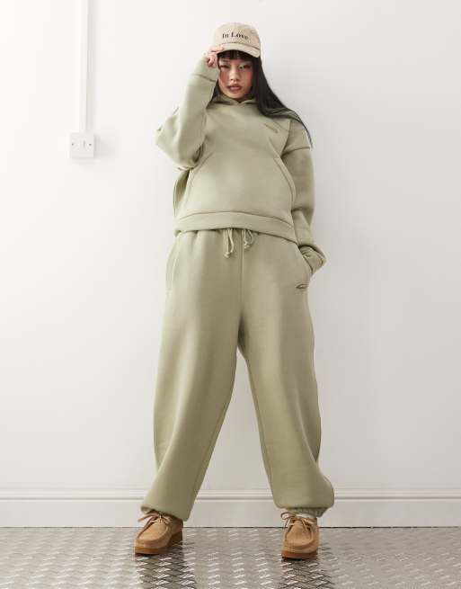 Joggers de corte globo con pespuntes en contraste de Reclaimed Vintage (parte de un conjunto) , 2 de 5