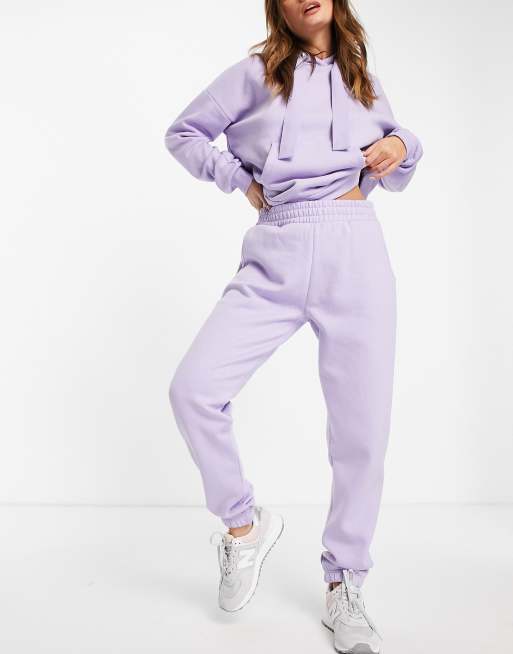 Joggers de estar por casa en color lila de punto ecológico de Chelsea Peers