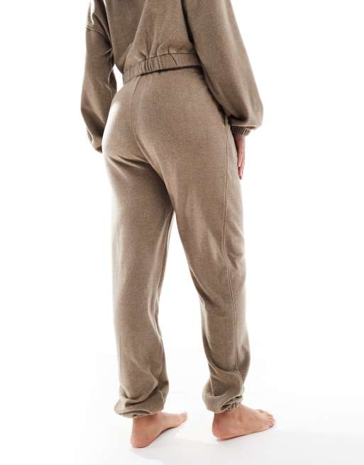 Joggers de estar por casa marrones de felpa Mix & Match de ASOS DESIGN Tall, 4 de 5