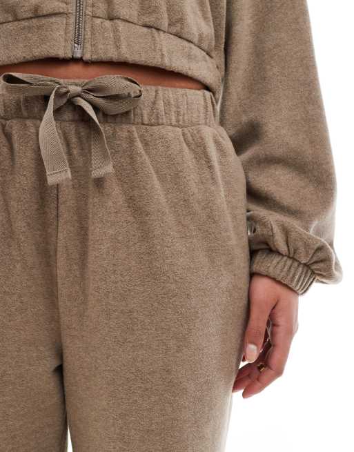 Joggers de estar por casa marrones de felpa Mix & Match de ASOS DESIGN Tall, 5 de 5
