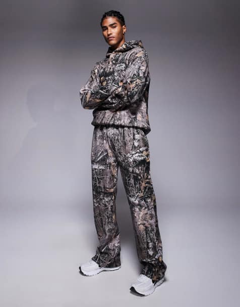 Joggers de pernera recta con estampado de camuflaje de Good For Nothing - view 1