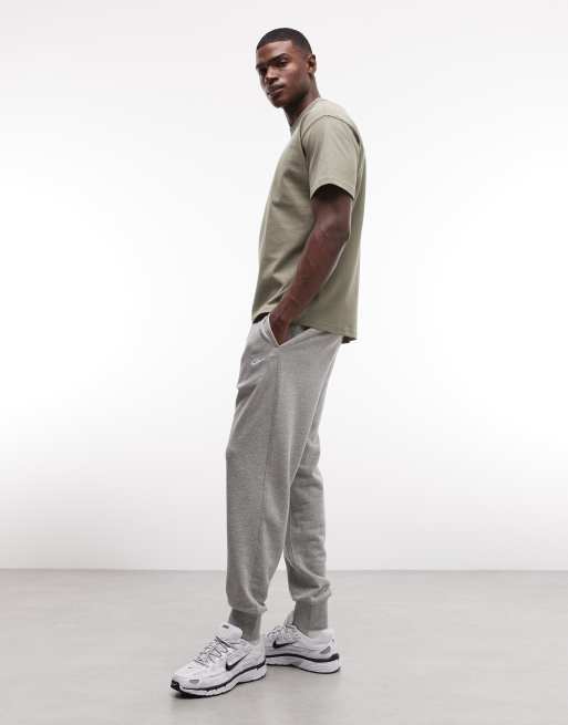 Joggers de rizo francés con puños ajustados en gris Club de Nike, 3 de 7