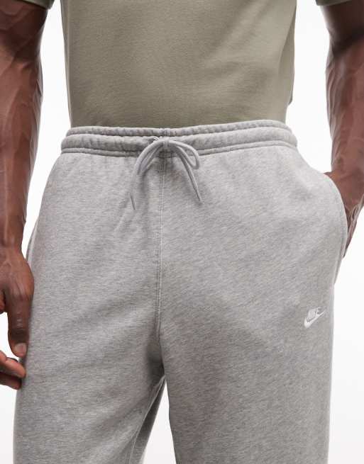 Joggers de rizo francés con puños ajustados en gris Club de Nike, 5 de 7