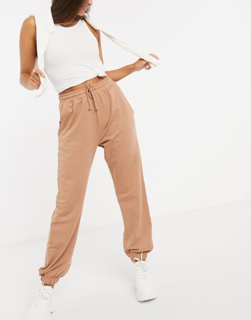Joggers extragrande en camel de Missguided