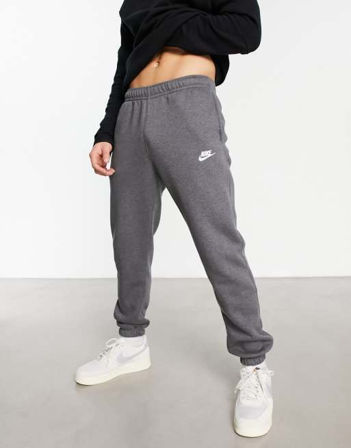 Joggers gris carb n de Nike Club ASOS