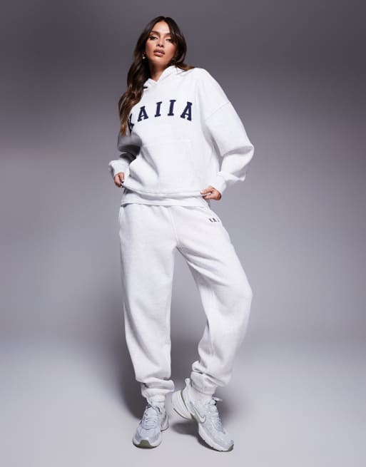 Joggers gris claro jaspeado con bajo ajustado y logo bordado de Kaiia (parte de un conjunto)