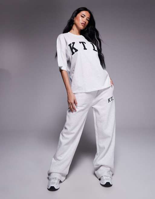 Joggers gris claro jaspeado de pernera ancha con logo KTL bordado de Kaiia (parte de un conjunto)
