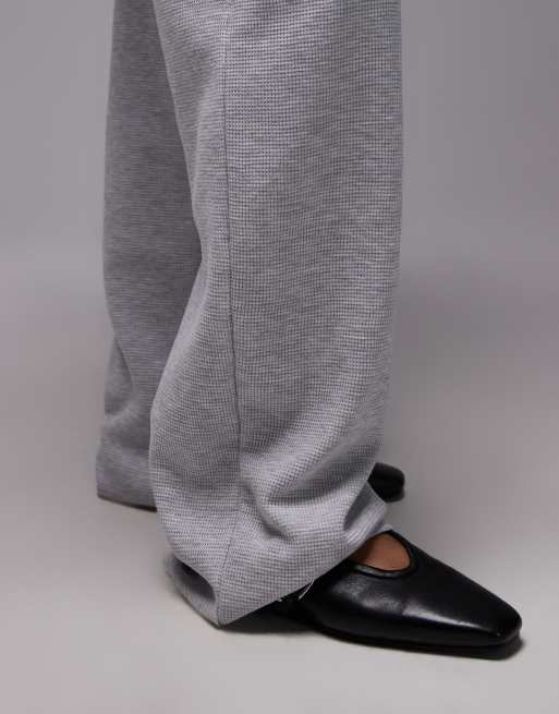 Joggers gris hielo jaspeado de pernera ancha de punto gofrado de ASOS DESIGN (parte de un conjunto), 4 de 5