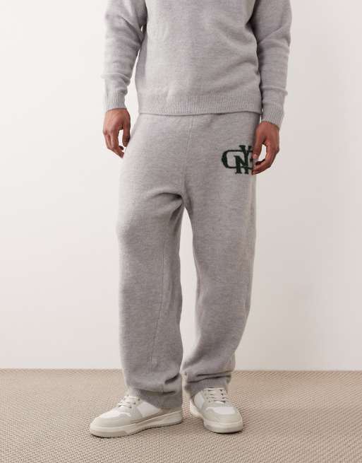 Joggers gris lavado extragrandes con bajos ajustados y texto "NYC" de punto de ASOS DESIGN (parte de un conjunto), 2 de 5