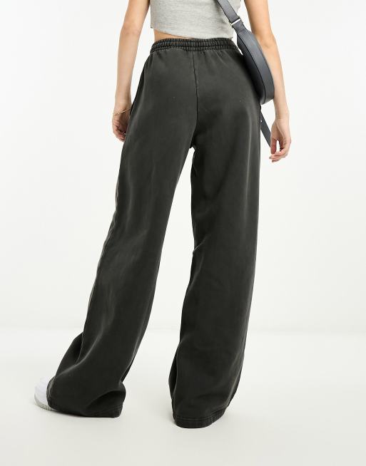 Joggers gris lavado sueltos de Weekday ASOS