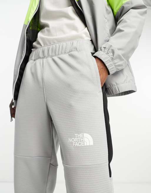 Joggers grises de felpa Mountain Athletic de The North Face Training ASOS