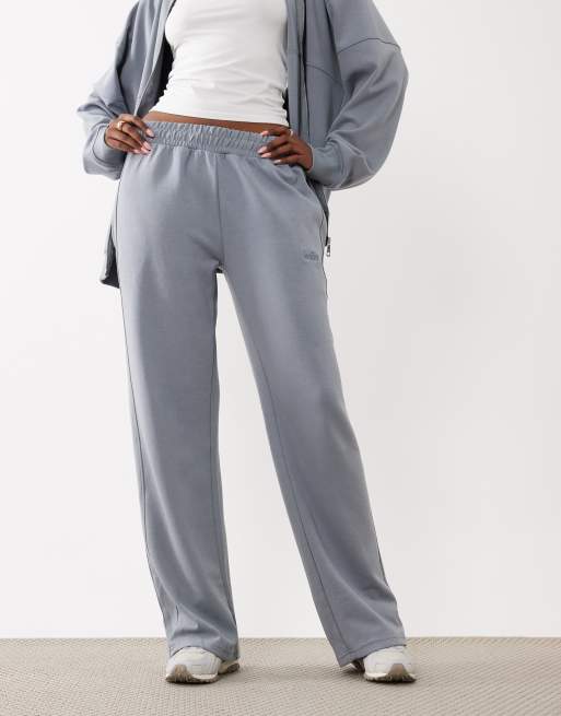 Joggers grises de pernera ancha con detalle plisado de tejido interlock rico en algodón premium de Kaiia (parte de un conjunto), 3 de 5