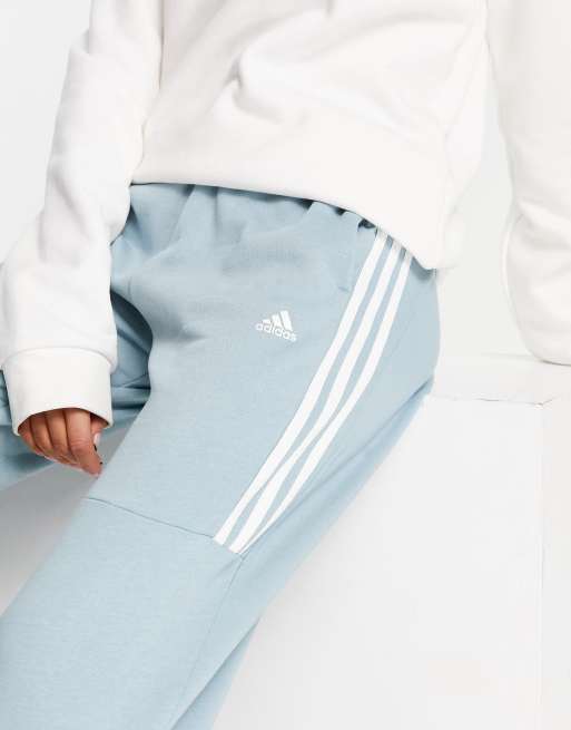 Joggers grises extragrandes con diseño de tres rayas de adidas Training, 3 de 4