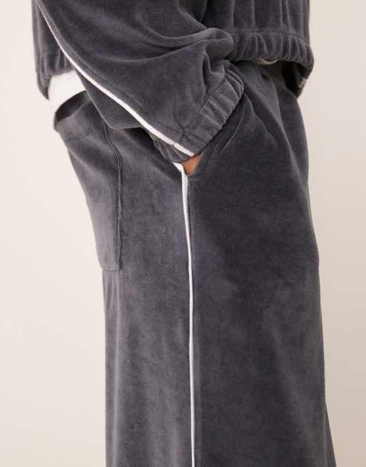 Joggers grises muy holgados con ribetes de velour de ASOS DESIGN (parte de un conjunto), 2 de 5