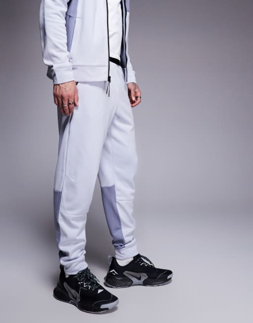 Joggers grises técnicos de felpa Mountain Athletics de The North Face, 2 de 5