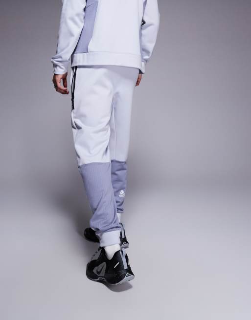 Joggers grises técnicos de felpa Mountain Athletics de The North Face, 3 de 5