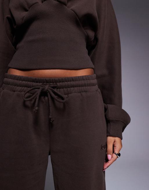 Joggers marrón chocolate con cinturilla de canalé rico en algodón exclusivos de Kaiia (parte de un conjunto)  , 5 de 5