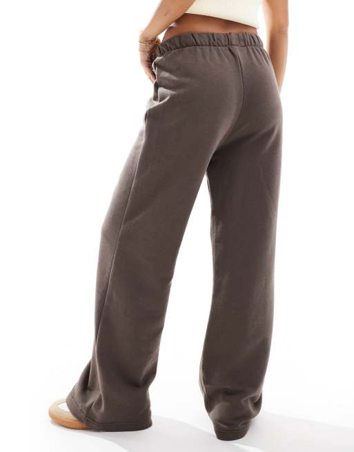 Joggers marrones de pernera ancha de felpa de Cotton On, 4 de 4