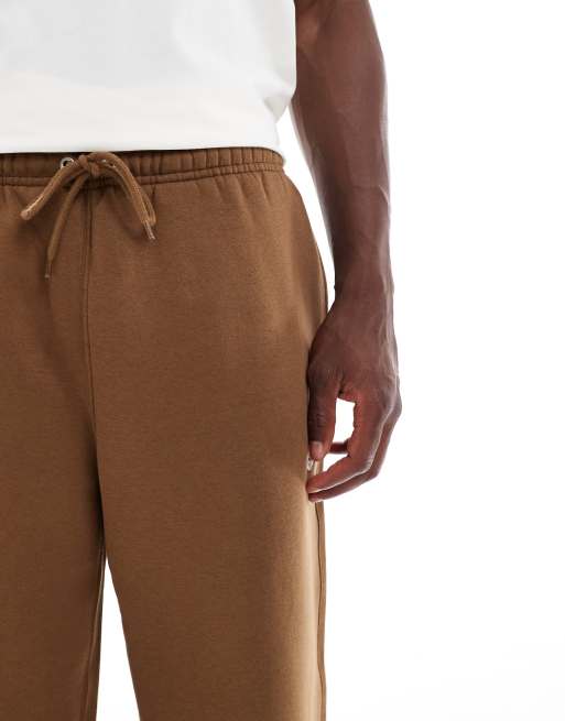 Joggers marrones de pernera recta de Nike Club, 2 de 5