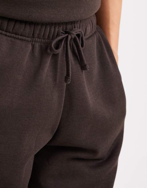 Joggers marrones de pernera recta de punto liso de ONLY (parte de un conjunto), 3 de 5