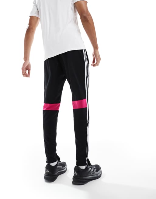 Joggers negros básicos con detalle de 3 rayas Tiro Essentials de adidas Football, 2 de 5