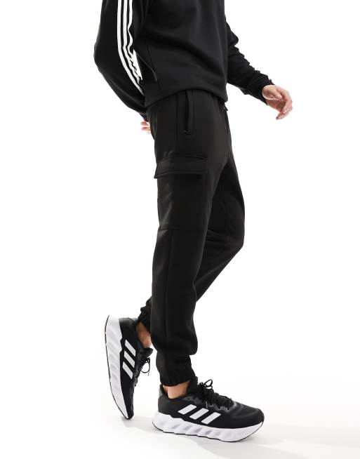 Joggers negros con bolsillos cargo de FhyzicsShops 4505