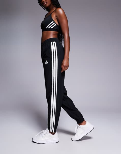 Joggers negros con detalle de 3 rayas de tejido liso de adidas Training - view 1