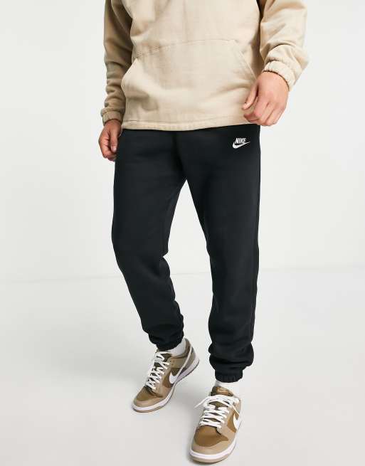 Joggers negros con dobladillo de Nike Club