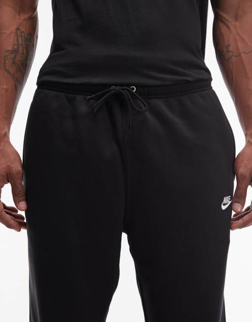 Joggers negros con el bajo ajustado de felpa de Nike Club, 5 de 5