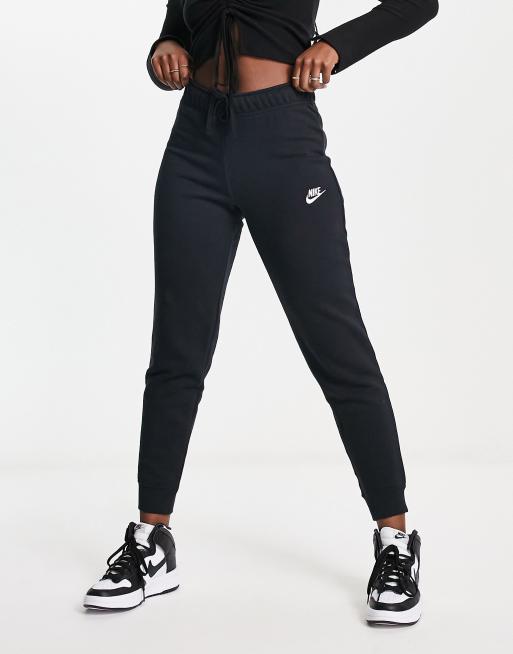 Joggers negros de corte pitillo Club de Nike ASOS