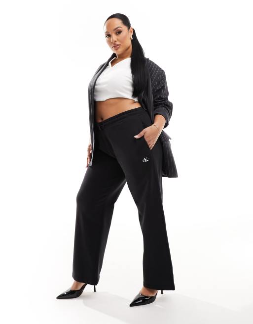 Joggers negros de pernera recta con logo de monograma de Calvin Klein Jeans Plus