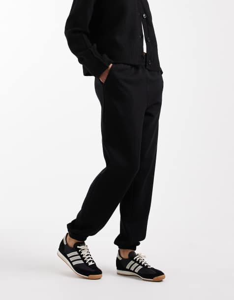 Joggers negros de pernera slim con bajos ajustados de New Look - view 1