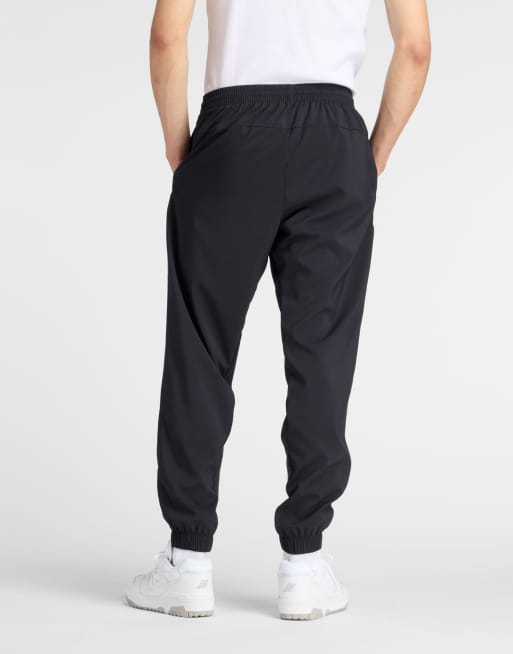 Joggers negros de tejido liso Reimagined de New Balance, 3 de 4